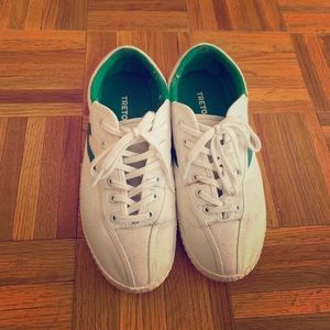 Tretorn Nylite Plus Sneaker in Vintage White/Green